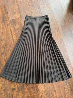 SHEIN Black Pleated A-Line Midi Skirt